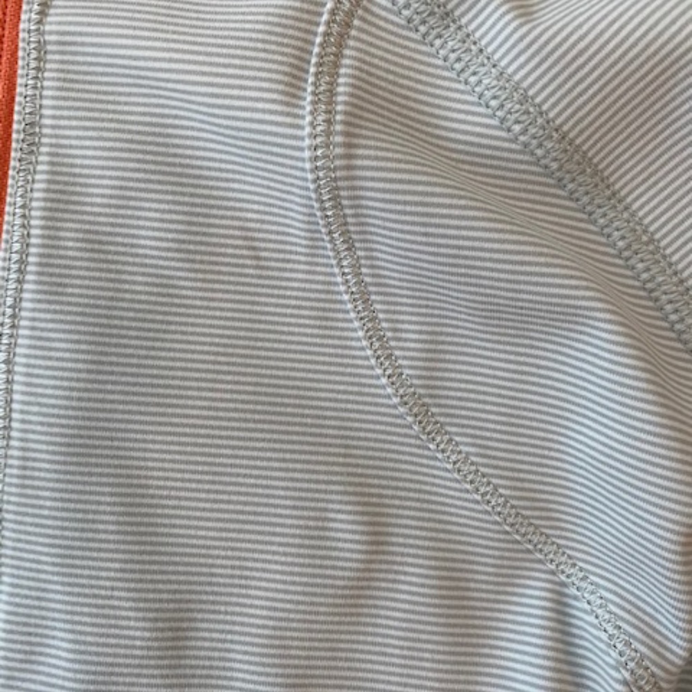 Lululemon Half Zip Pullover - Picture 3 of 5